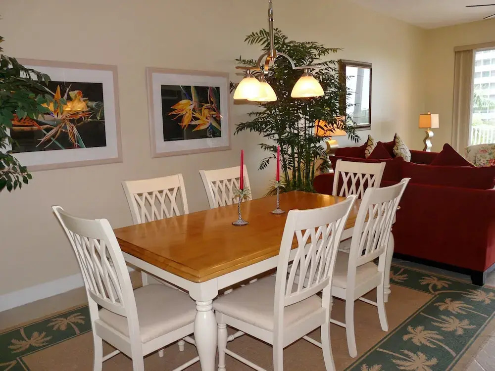 Spacious Condo With sky Views and Steps to South Beach