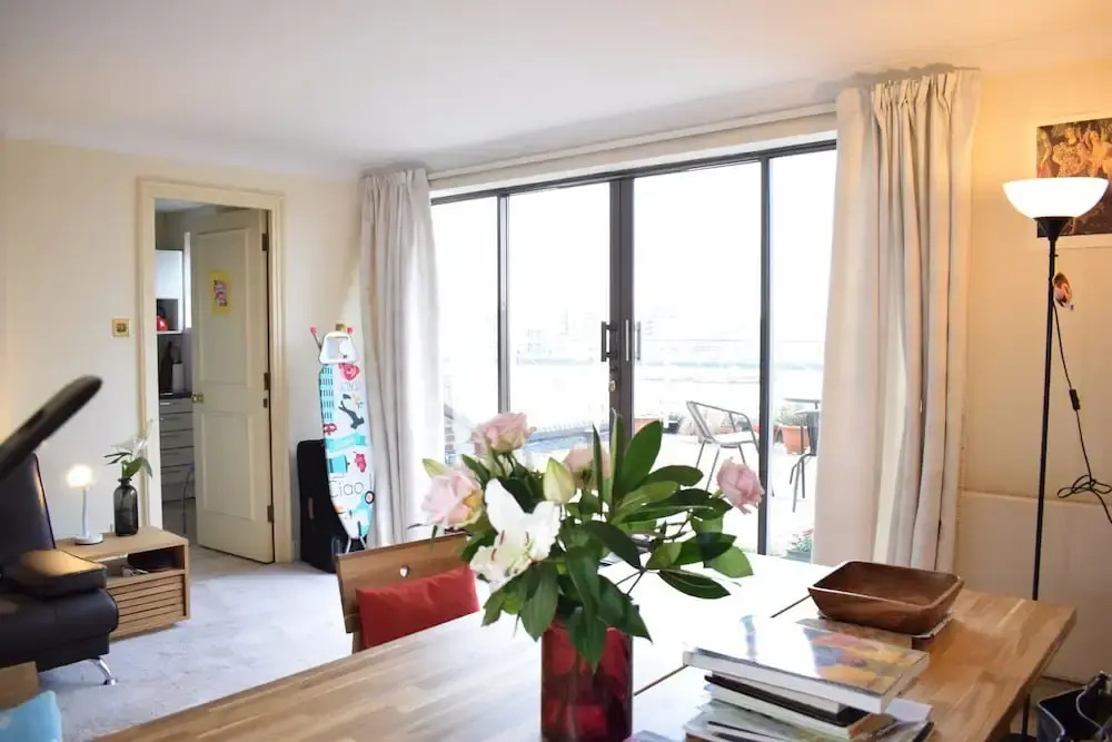 1 Bedroom Flat With River Views