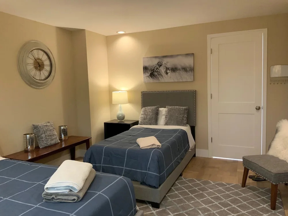 Room next to Santana Row