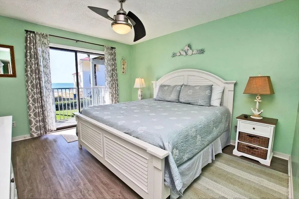 Seascape 102 - 2 Br condo