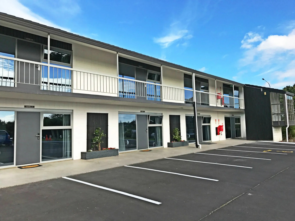 Ellerslie Palms Motel