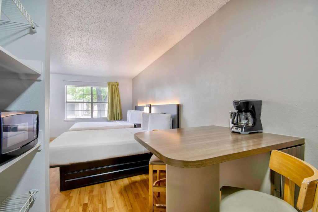 Studio 6 Extended Stay - San Antonio, TX - Six Flags