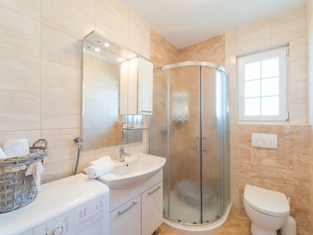 Beautiful Villa in Privlaka With Heated Swimming Pool
