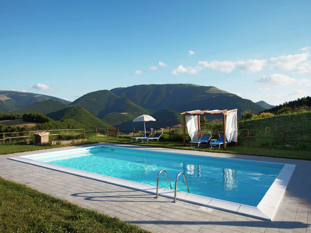 Inviting farmhouse in Cagli with swimming pool