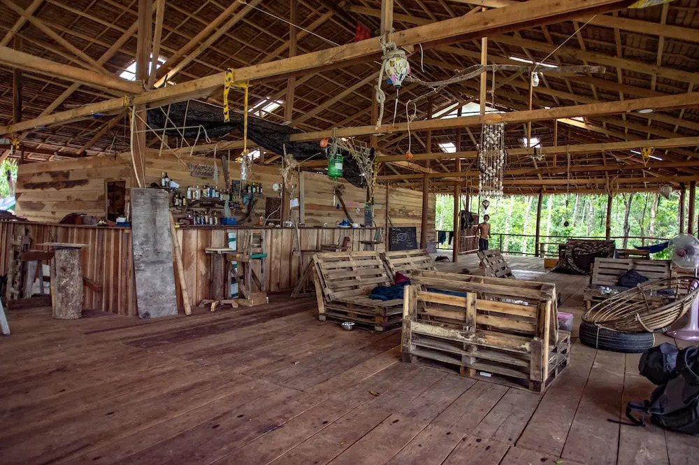 Driftwood Hostel and Bungalows
