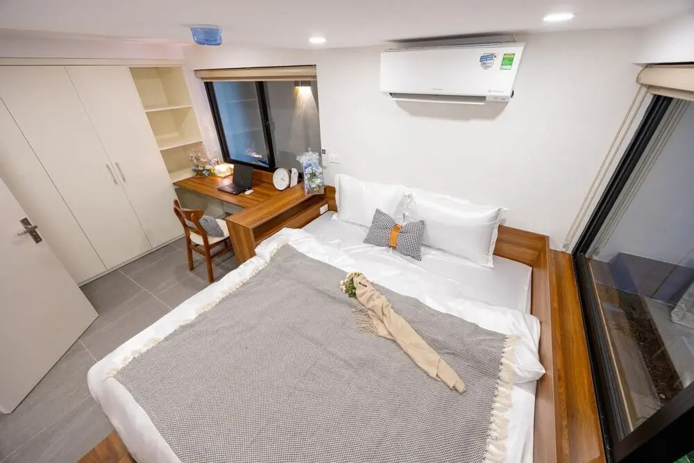 Urchin Apartment