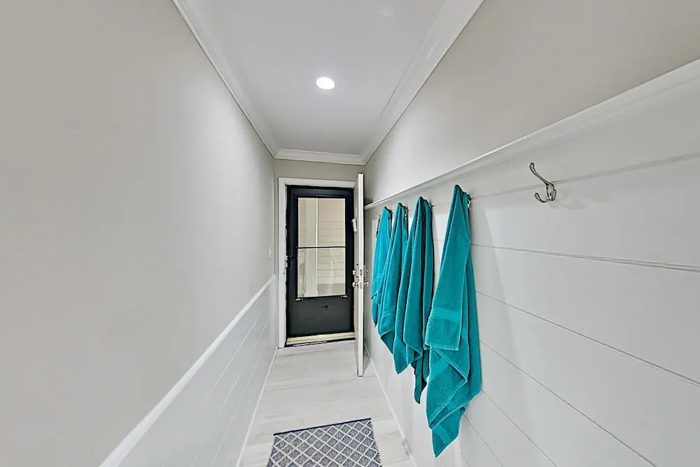 Eagle's Nest - Fully Renovated 1br/1ba 3rd Floor 1 Bedroom Condo
