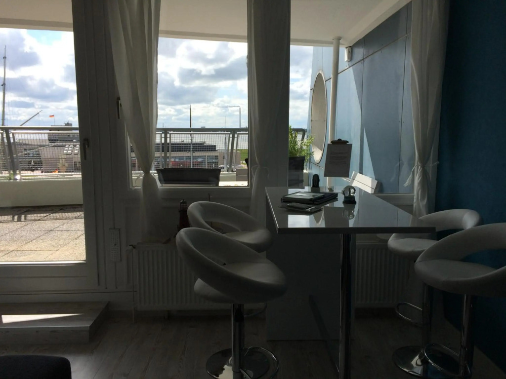 havenBlicke - großzügige Terrasse mit Blick auf die Weser
