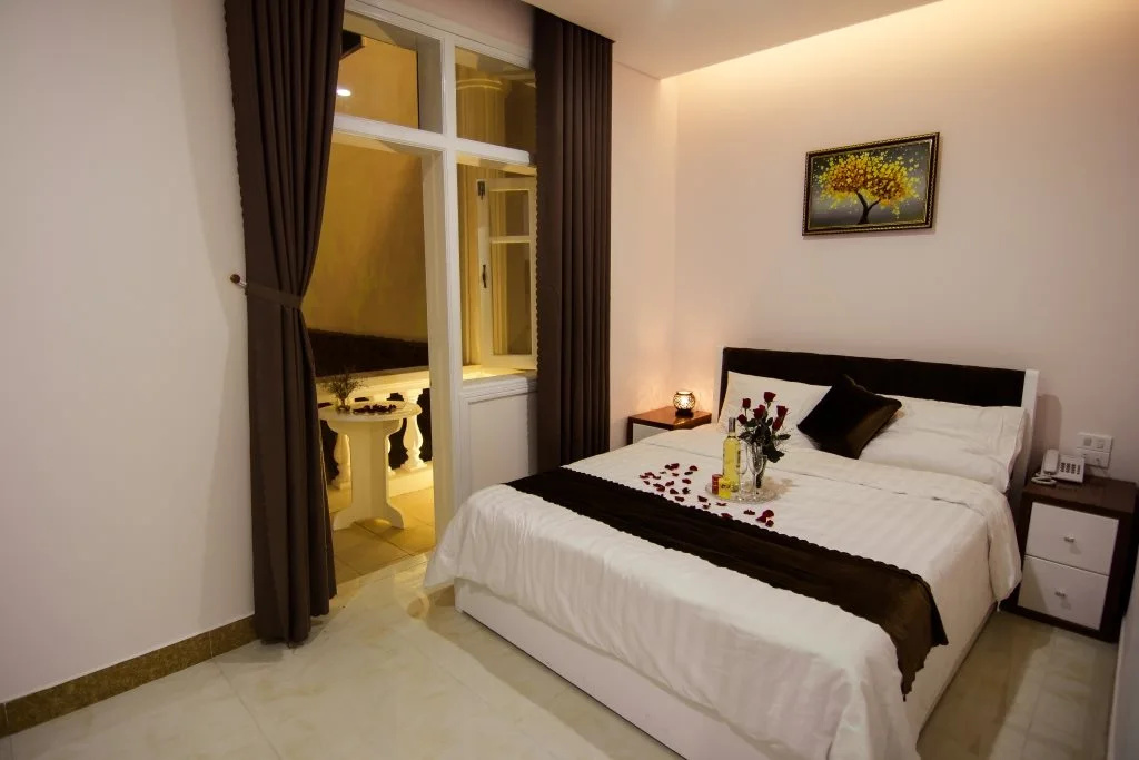 Rose Hotel