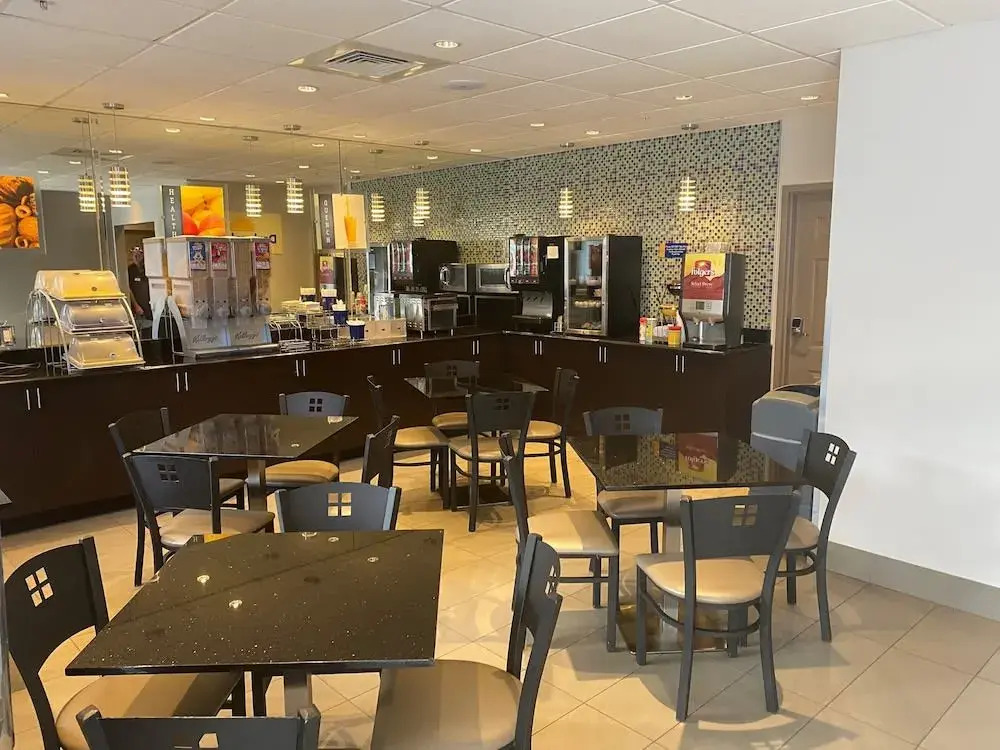 Days Inn & Suites by Wyndham Bonita Springs North Naples