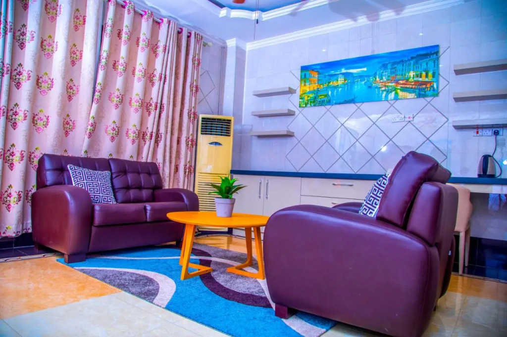 Lantana Hotel