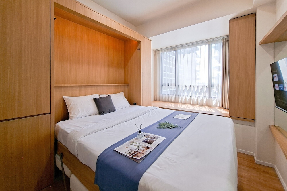 Comfortable And Relaxing Living In Studio At Apartment Collins Boulevard