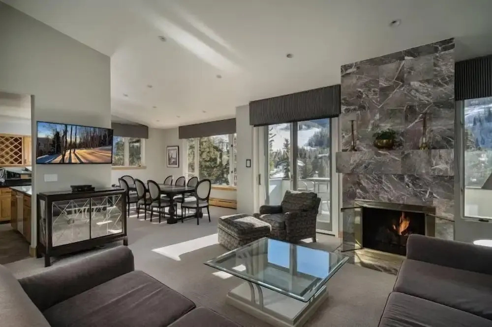 Vail Village 3 Bedroom Condo At The Covered Bridge - Pool, Hot Tub & More
