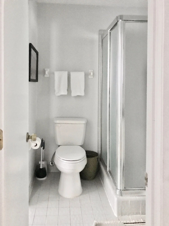 Quiet Convenient and Modern Haven