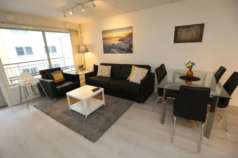 Sentral 3 roms top leilighet med gratis parkering