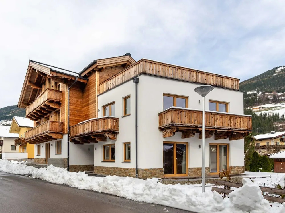 Chalet in Neukirchen near Ski Slopes