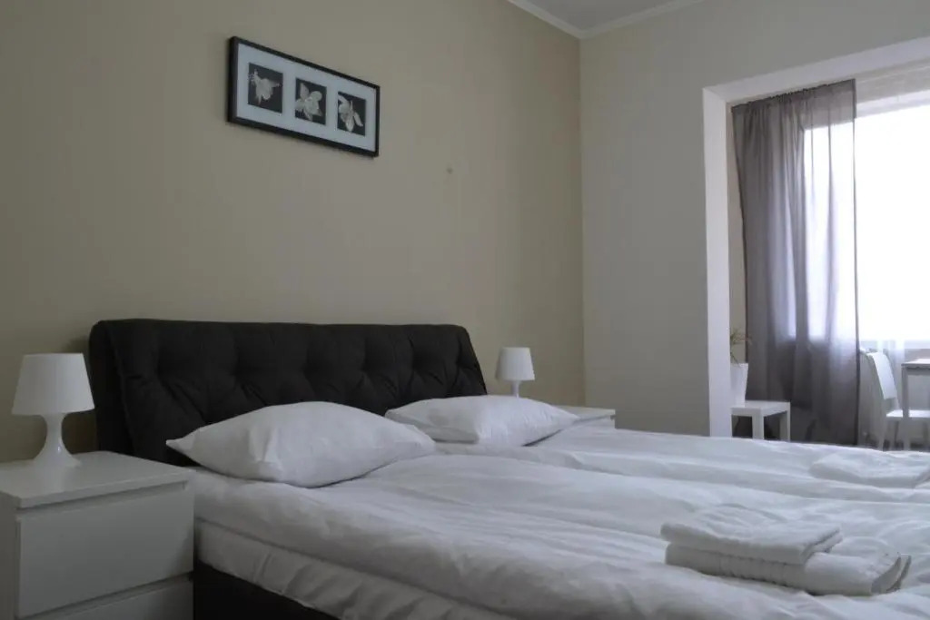 Rakhiv Hotel & Apartments