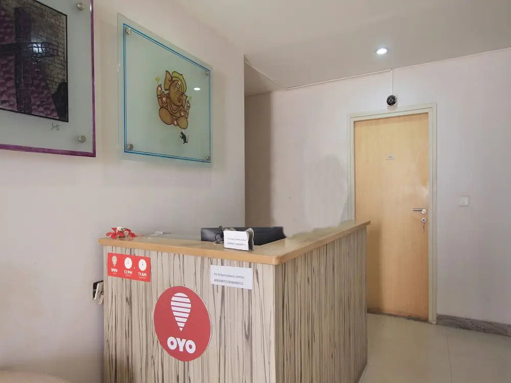 OYO 11883 Hotel Purple Inn