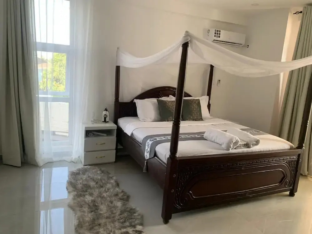 Aqua Gardens Apartments