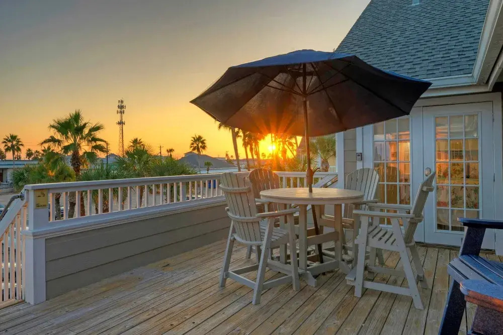 Trout Street Buyout 3 Port A Marina-front Homes Water Views + Pet-friendly Options 16 Guests