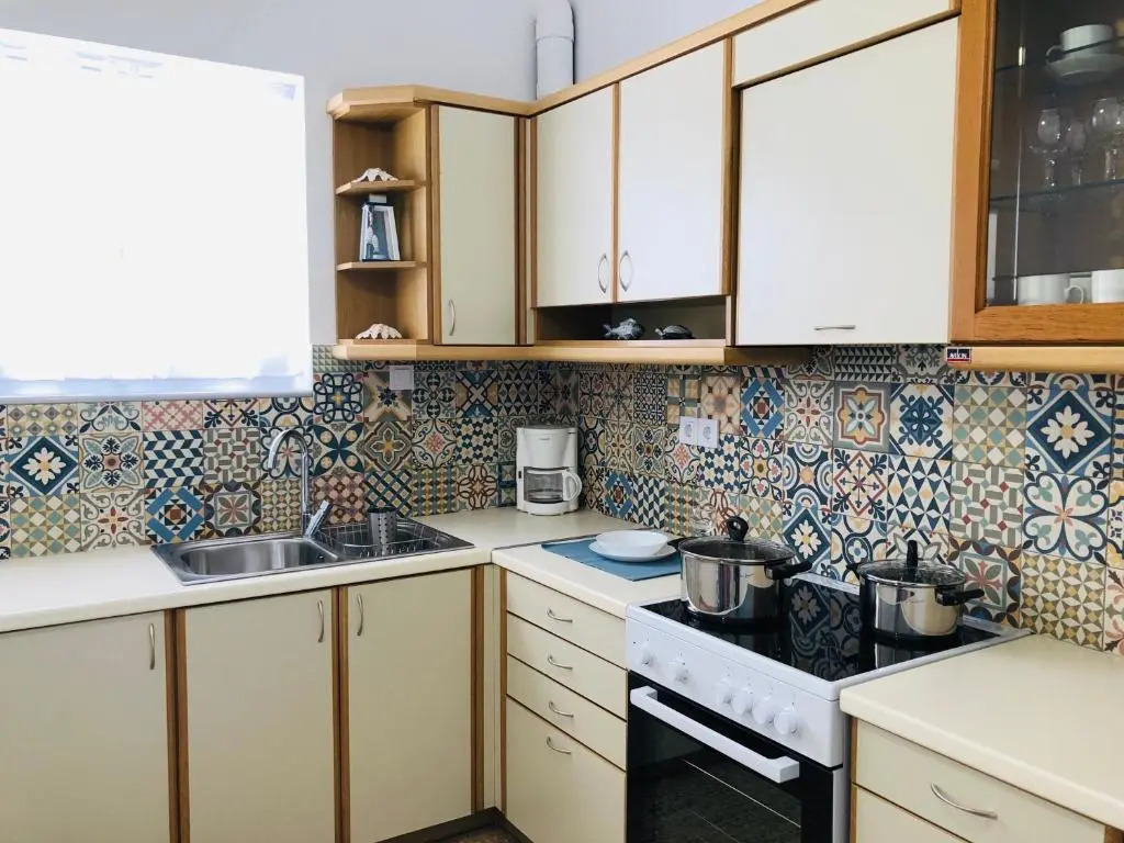 Stylish Home for 6 in Adamas