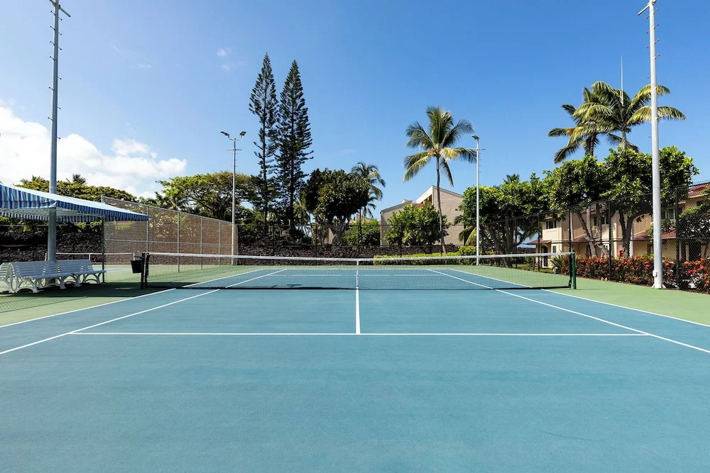 Surf & Racquet Club #6-303