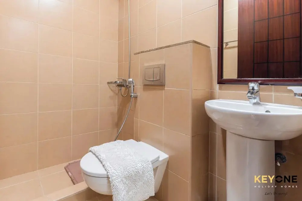 Grandeur 2BR Small Room & Beach Access