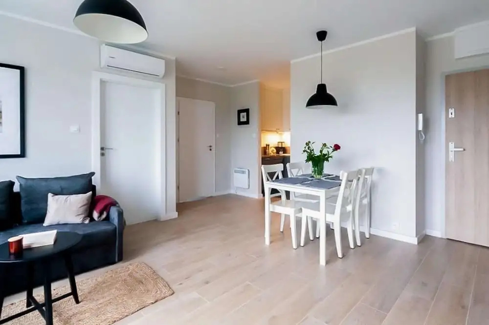 Large, Comfortable Apartment for 2 People