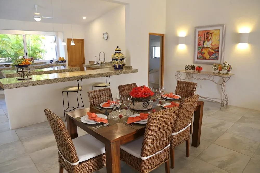 Villas Carey Condo