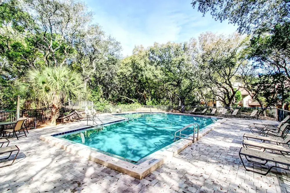 Charming Villa Just Steps to Beach & Shared Pool w/Central AC, Private WD, WiFi