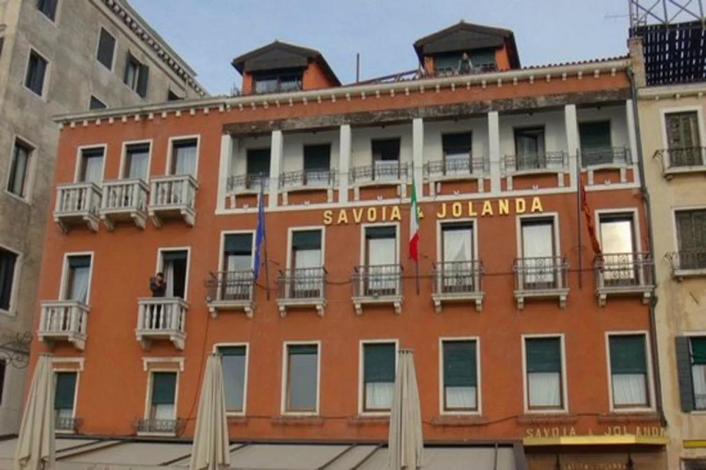 Casa Savoia & Casa Jolanda