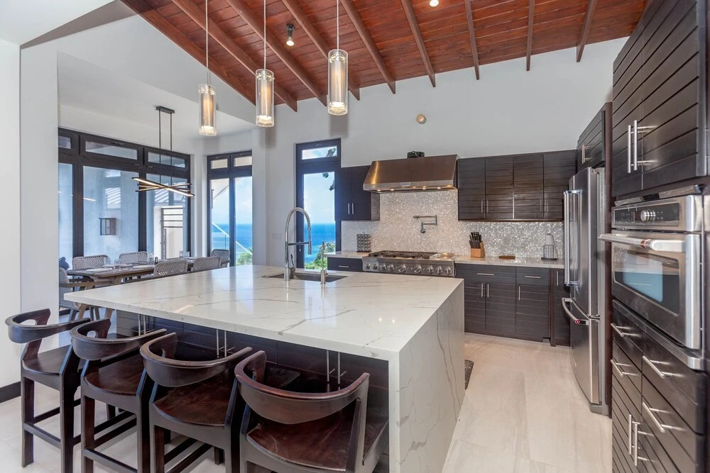 Ocean Pearl 4 Bedroom Home by RedAwning