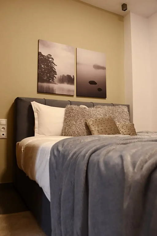 Gusto Luxury Apt Must