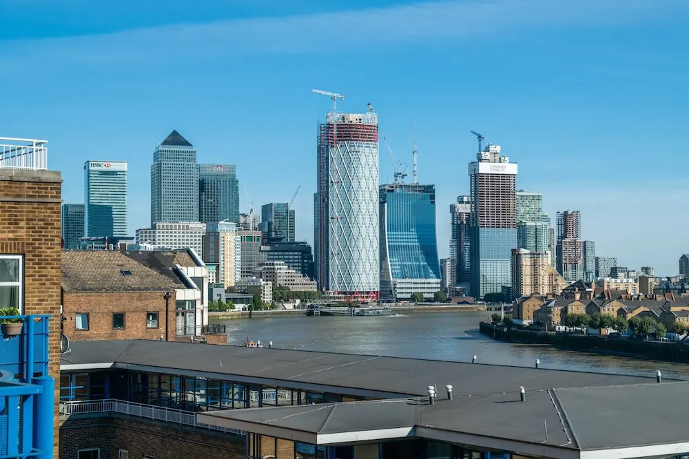 Delightful Wapping Home with Stunning River Views