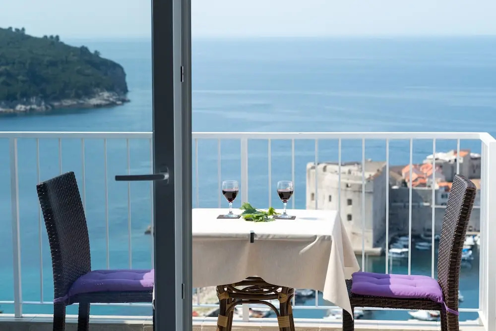 Ploce apartmani - LUV