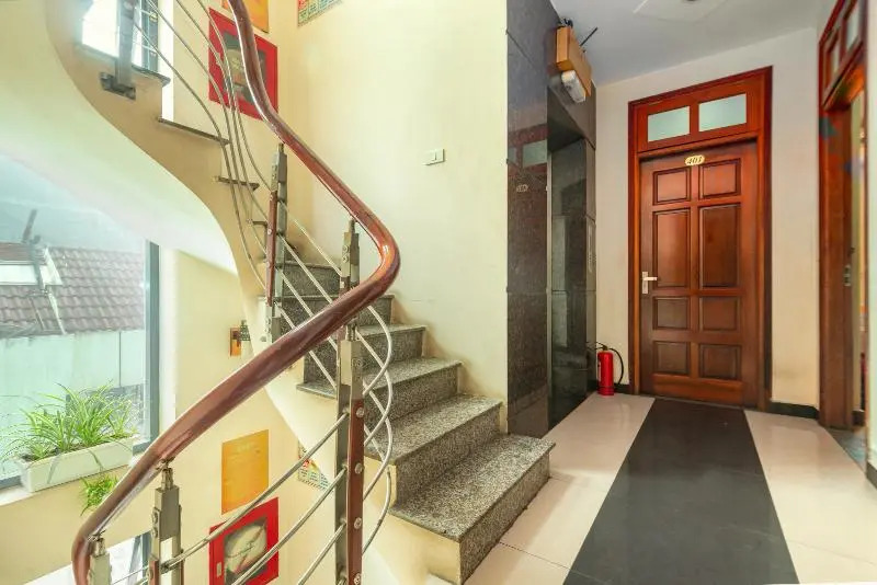 OYO 887 Star Hotel