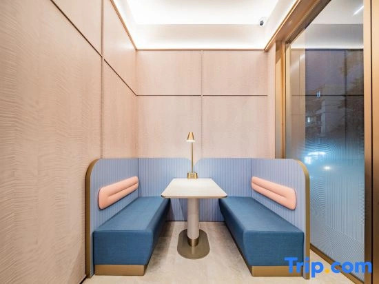 HanTing Hotel (Chengdu Wuhou Shenxianshu Subway Station)