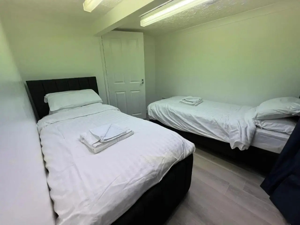 Entire Flat 1D
