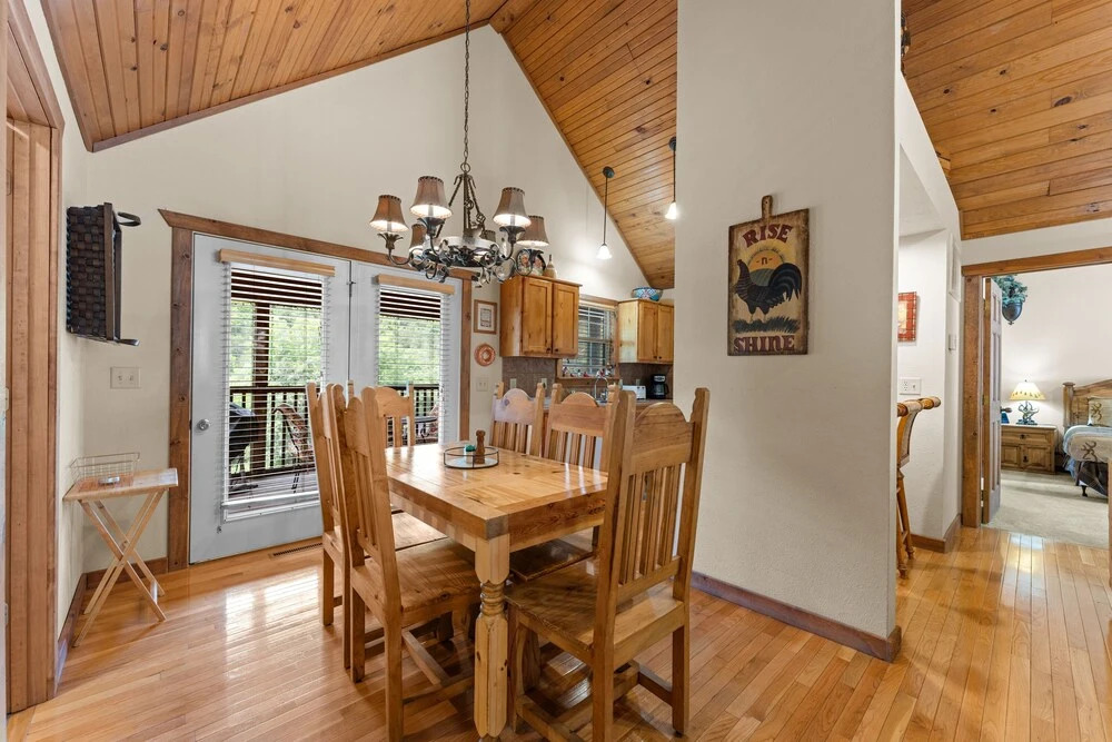 Dakota Lodge 2 Bedroom Home by RedAwning