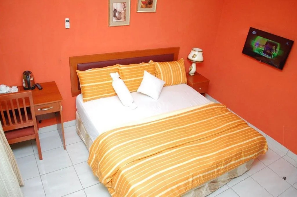 Millicent Hotel and Suites