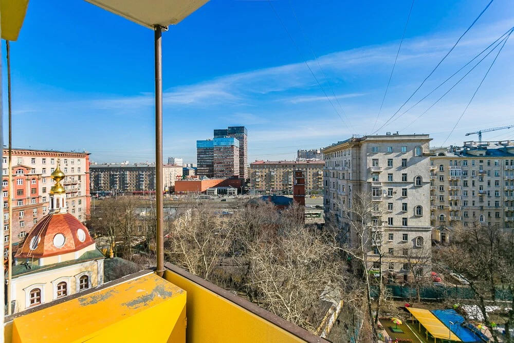 Apartment on Peschanaya 6