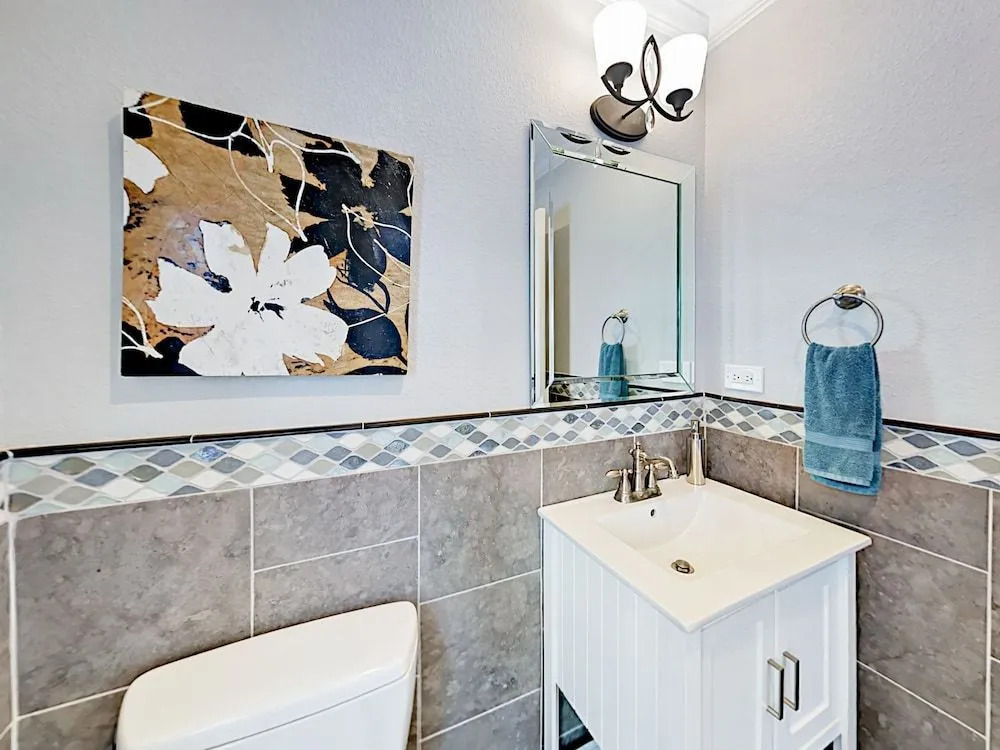 2611 Avenue Q Home 3 Bedrooms 2.5 Bathrooms Home