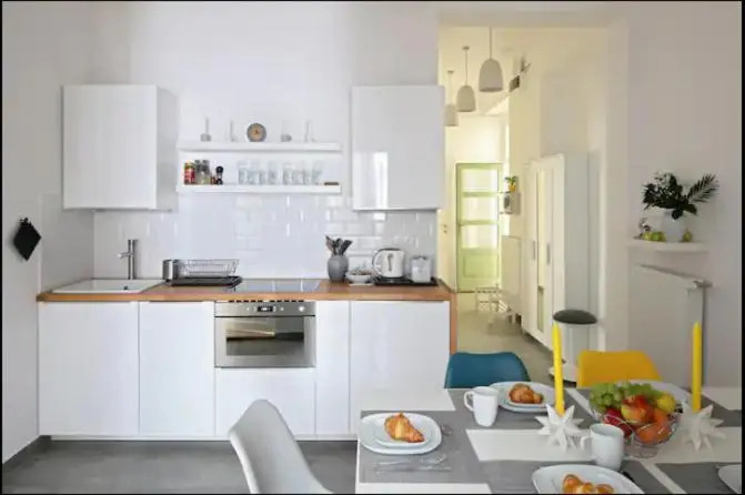 3bdr/2bath/3A/c design apt, central, free parking, quiet