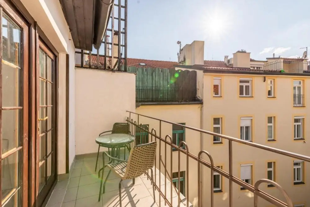 Templová 7 - Old Town Large Apartment with Terrace