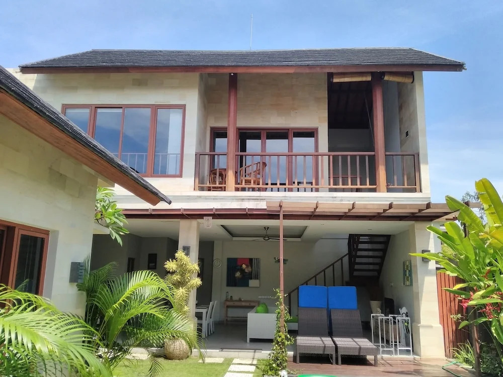 Sunshoot Villa Sandat