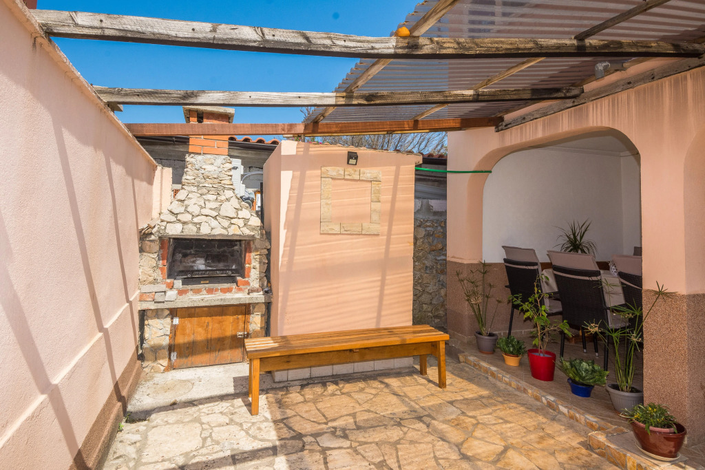 Apartment Jelena 50m From The Beach