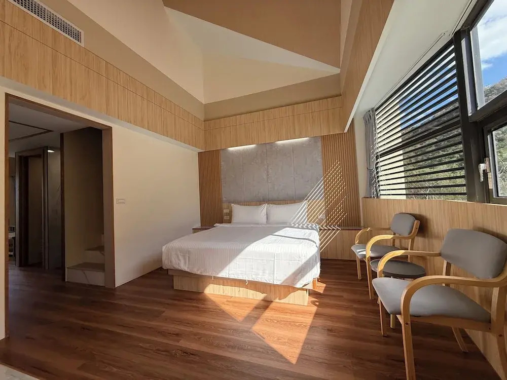 Light Haus Inn