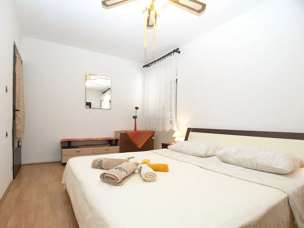 Apartment 1123