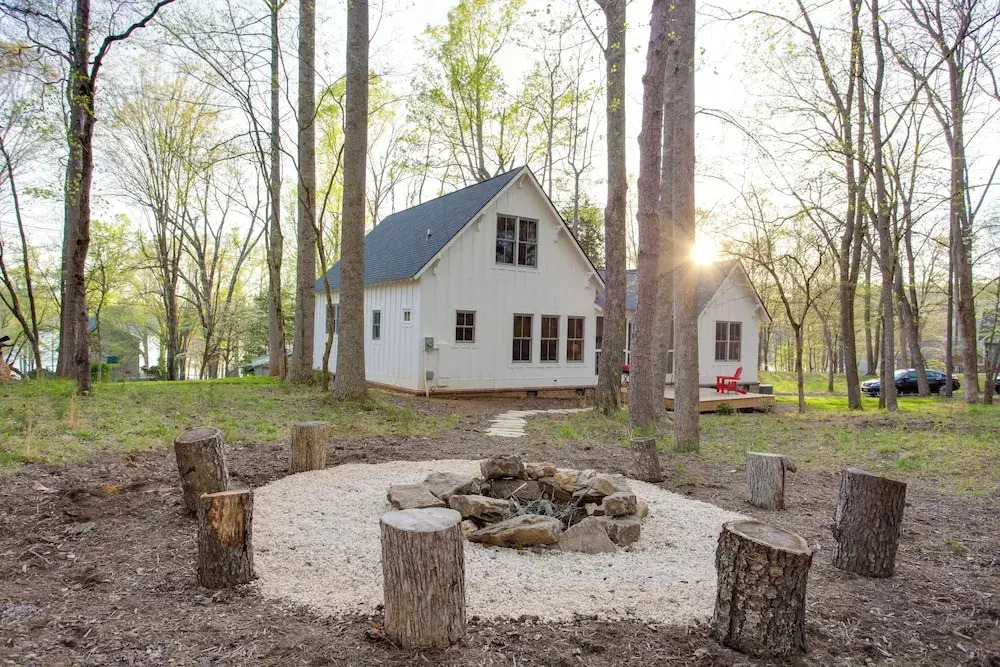 Enchanting Andersonville Home Steps to Norris Lake