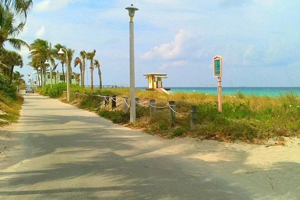 Casa Casino 3/3 for 8 Heated Pool Beaches 1 Mi